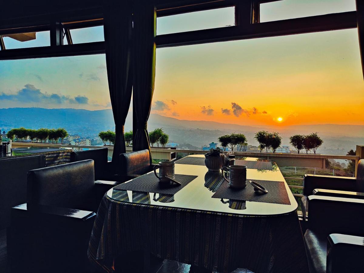 Hotel Acropolis Shillong Bagian luar foto