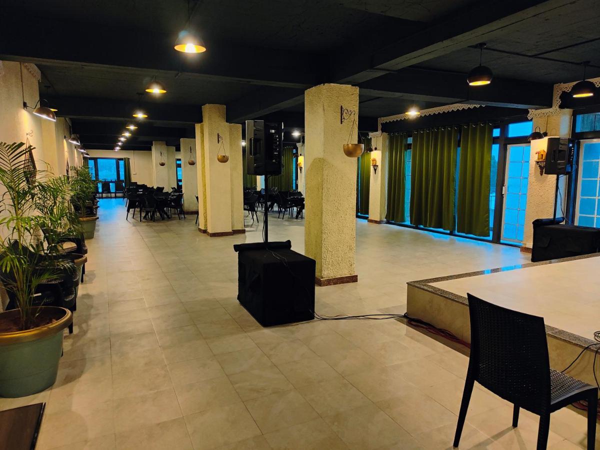 Hotel Acropolis Shillong Bagian luar foto
