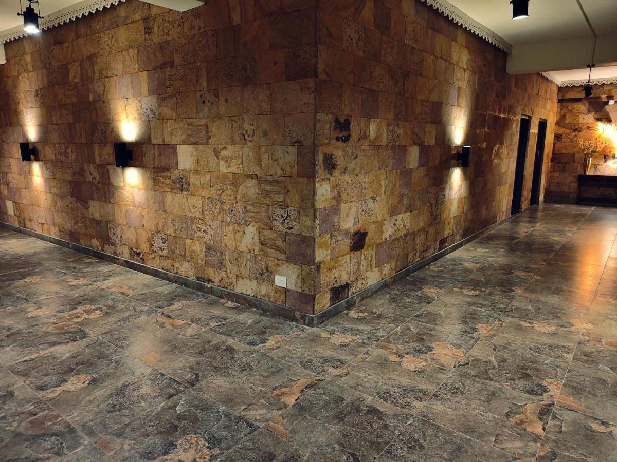 Hotel Acropolis Shillong Bagian luar foto