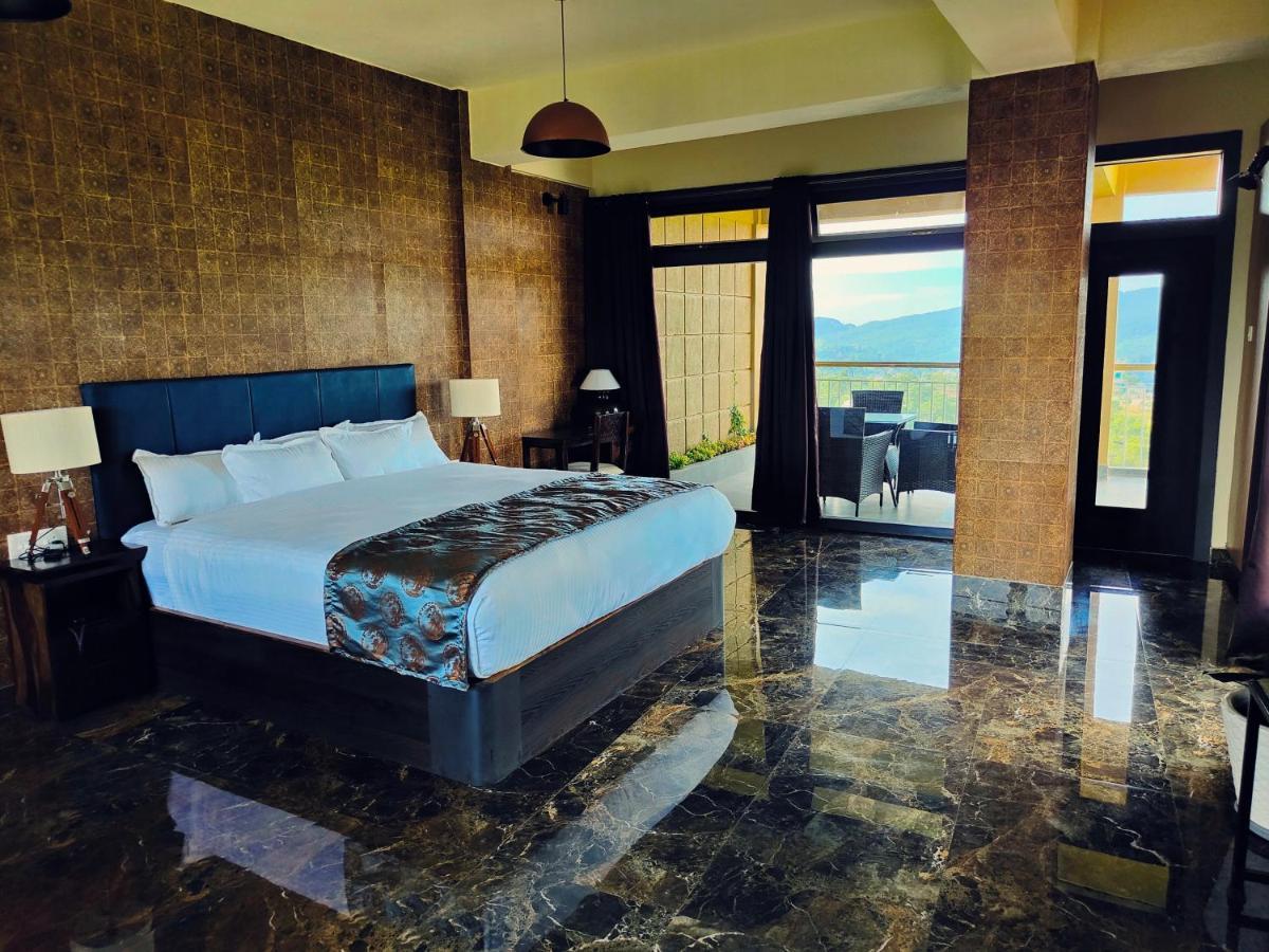 Hotel Acropolis Shillong Bagian luar foto