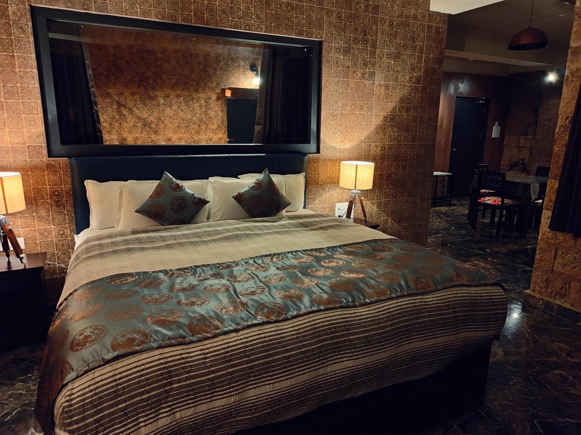 Hotel Acropolis Shillong Bagian luar foto
