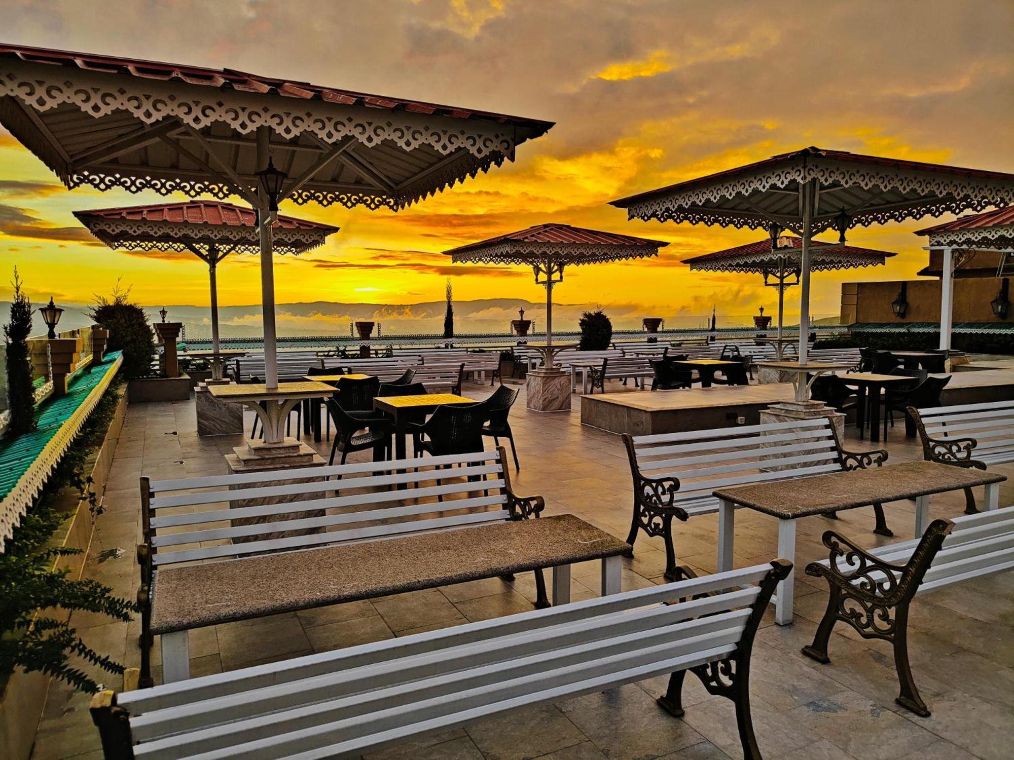 Hotel Acropolis Shillong Bagian luar foto