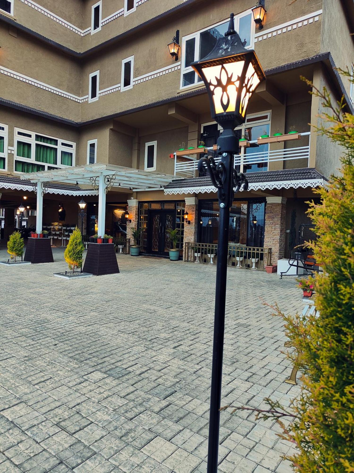 Hotel Acropolis Shillong Bagian luar foto